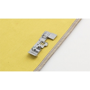 Лапка для вшивания тесьмы на Pfaff Coverlock 